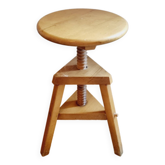 Adjustable piano stool