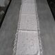 Ancien grand centre de table brodé 150cm x 35cm