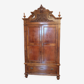 Piedmontese walnut wardrobe