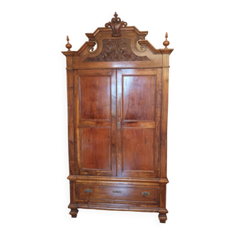 Piedmontese walnut wardrobe