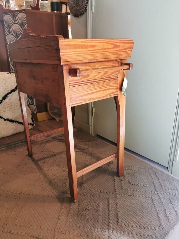 Meuble de toilette Pitchpin 1905