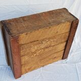 Old workshop box in solid wood with marking / 4 kg