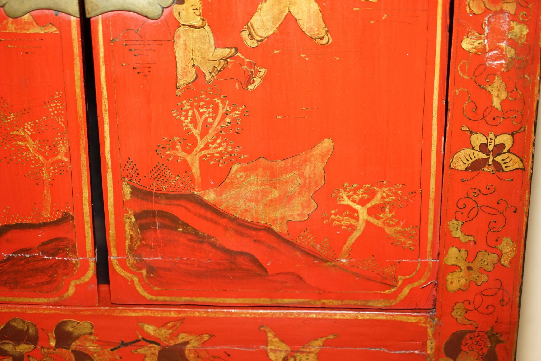 Armoirechinoise antique laquée à la main, grande armoire latérale
