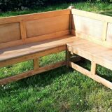 Corner bench