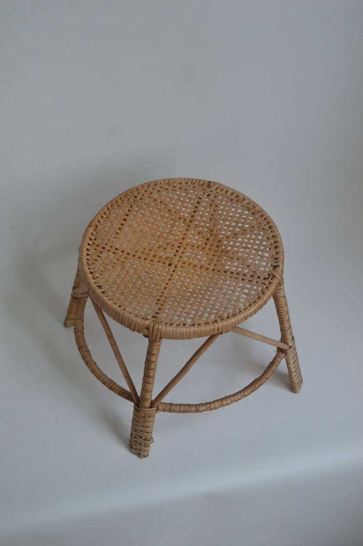 Rattan plant holder
