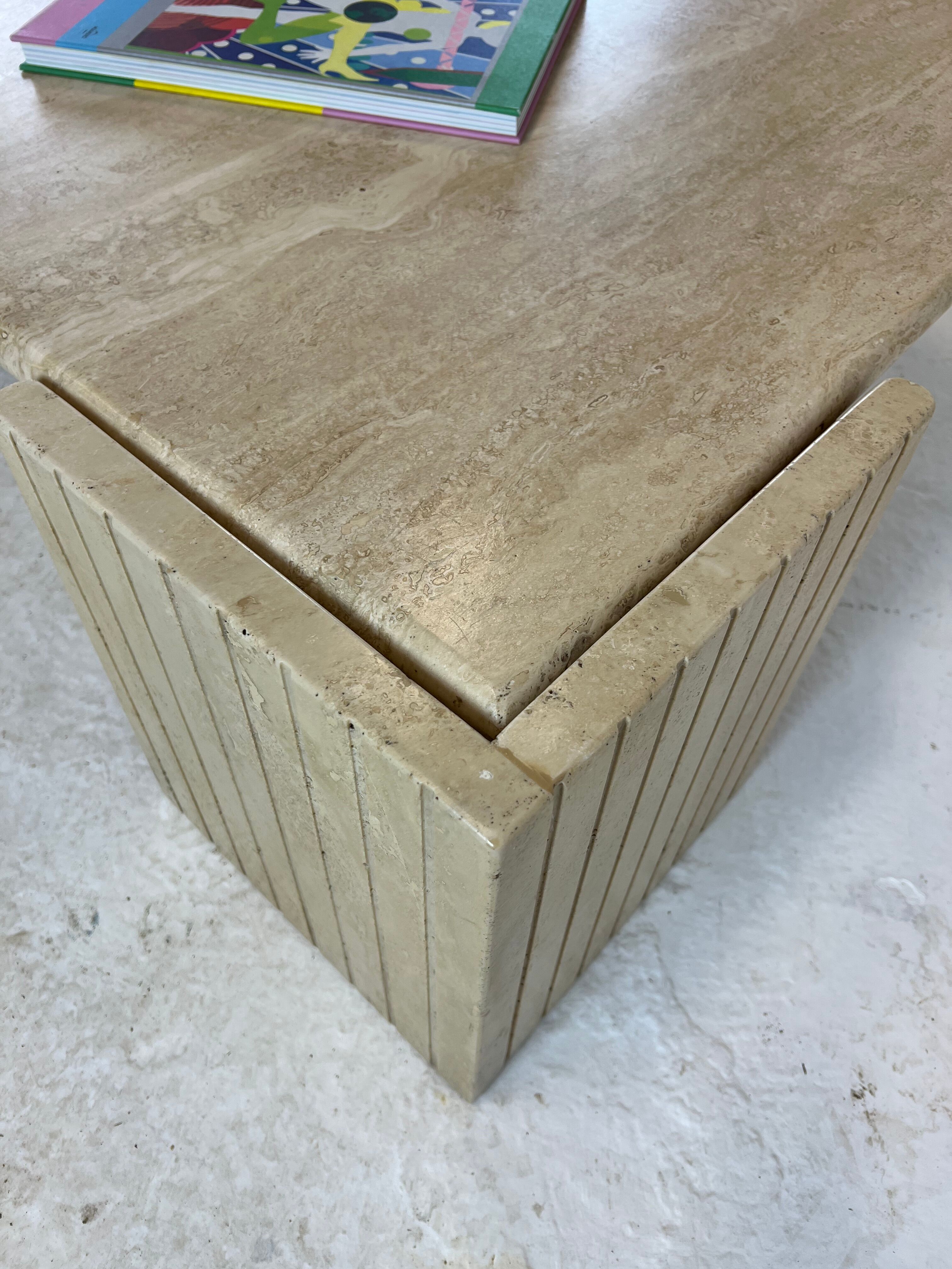 Coffee table Roche Bobois "eye" in travertine, 1970