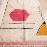 Handmade traditional Atlas Moroccan rug, size 150 x 250 cm.