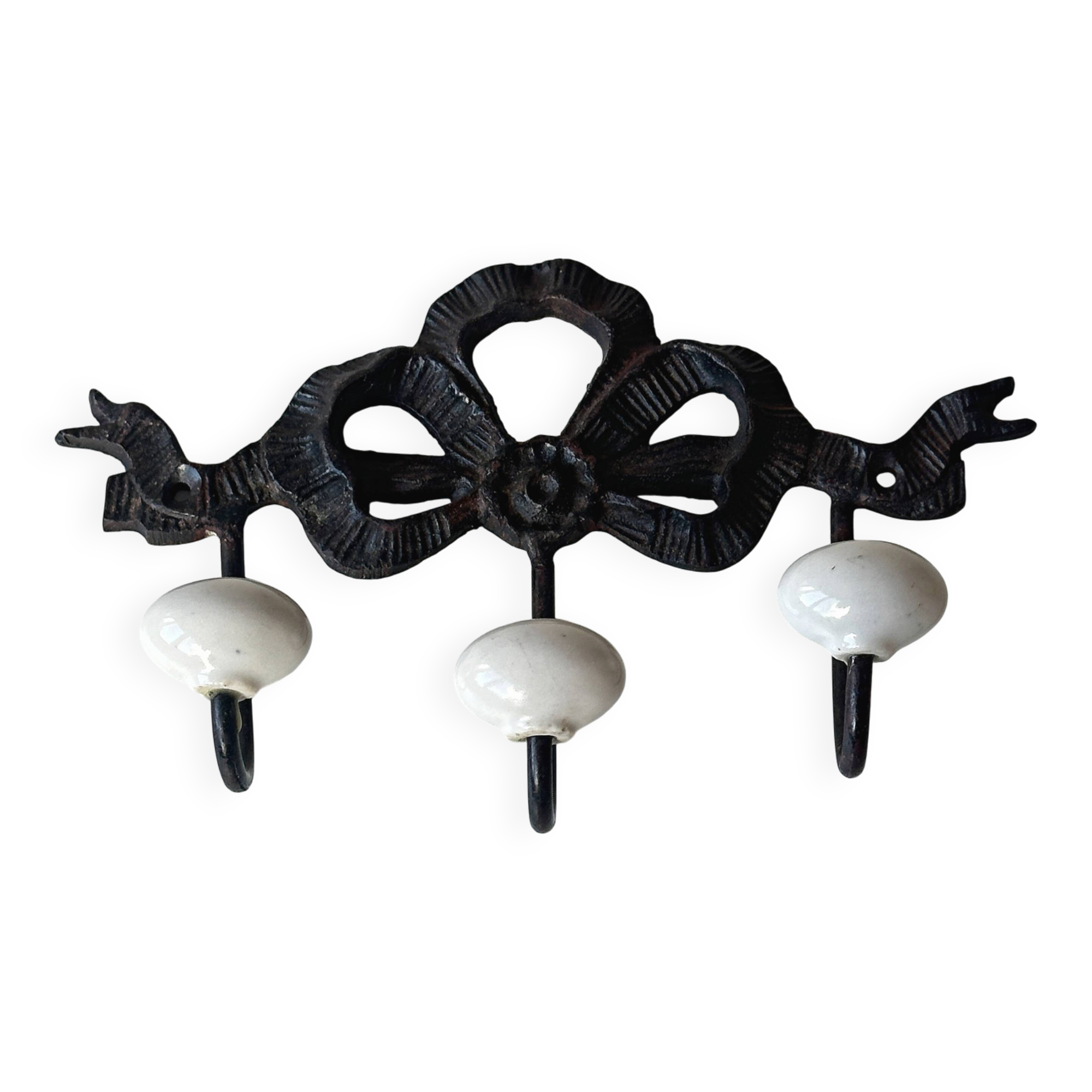 Wall hook with 3 hooks