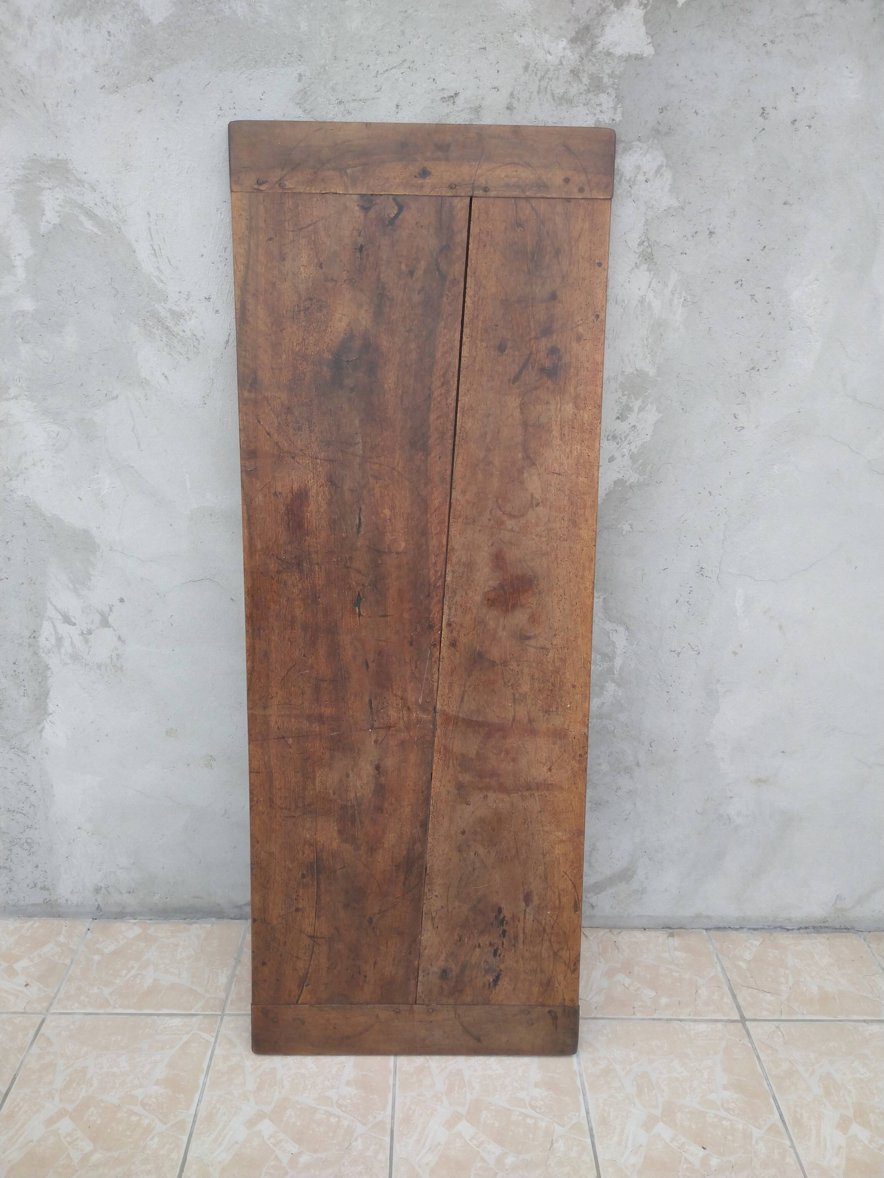 Kneading in walnut and oak 19th