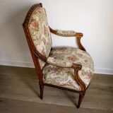 Fauteuil sculpté style Louis XVI