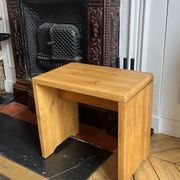 Paire de tabouret ou tables de chevet de Charlotte Perriand