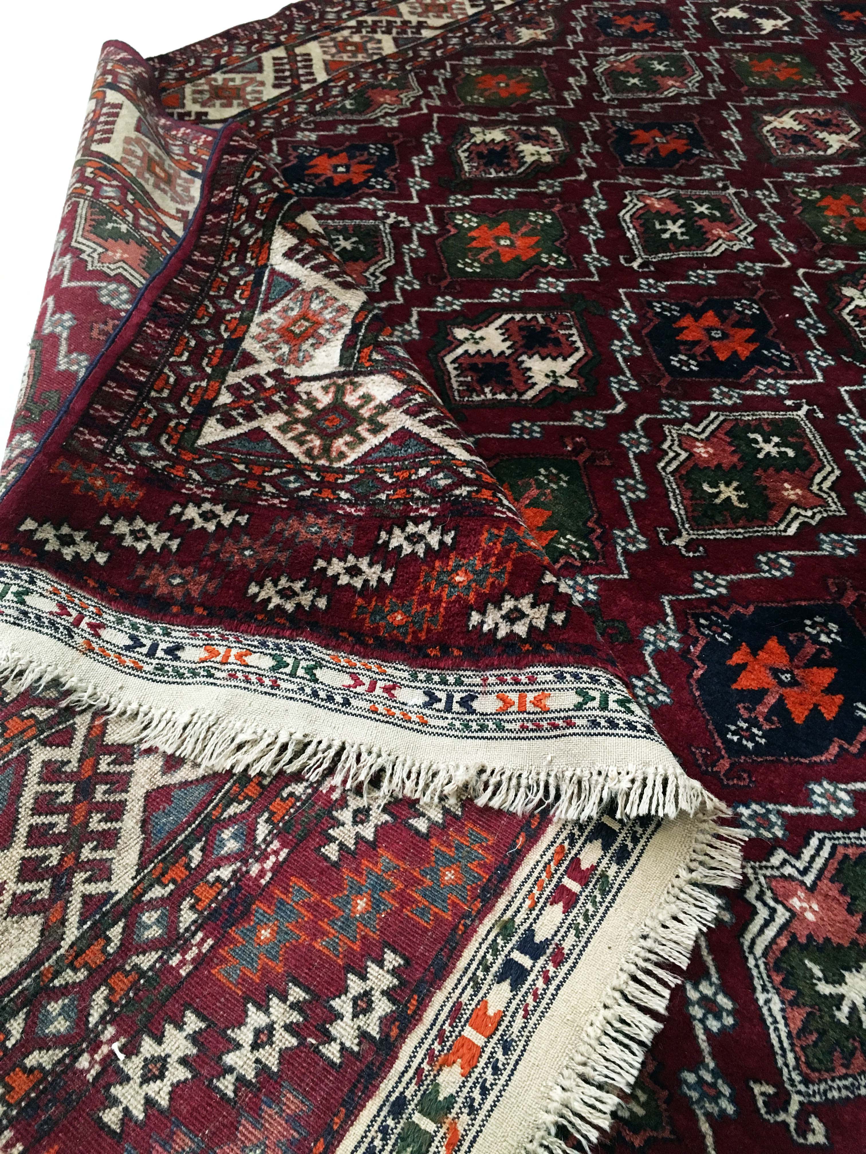 Oriental rug: old bukhara 250 x 160 cm