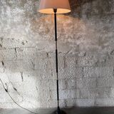 1960s floor lamp in brass and black lacquered steel