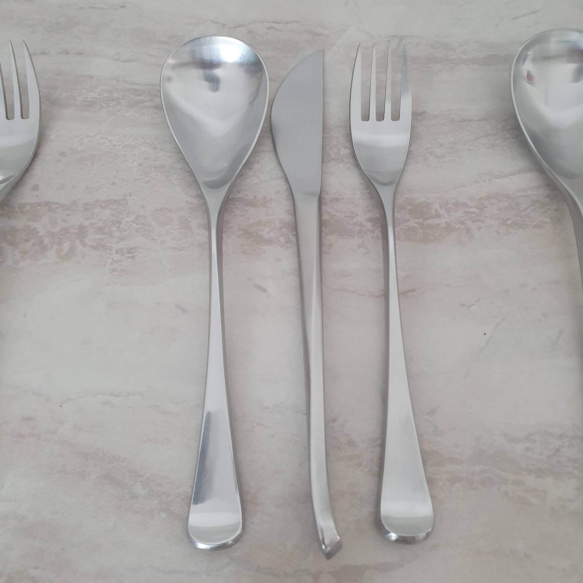 Service for 18 covers Guy Degrenne Cobra collection / Forks and spoons