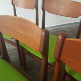 A set of 6 dining room chairs