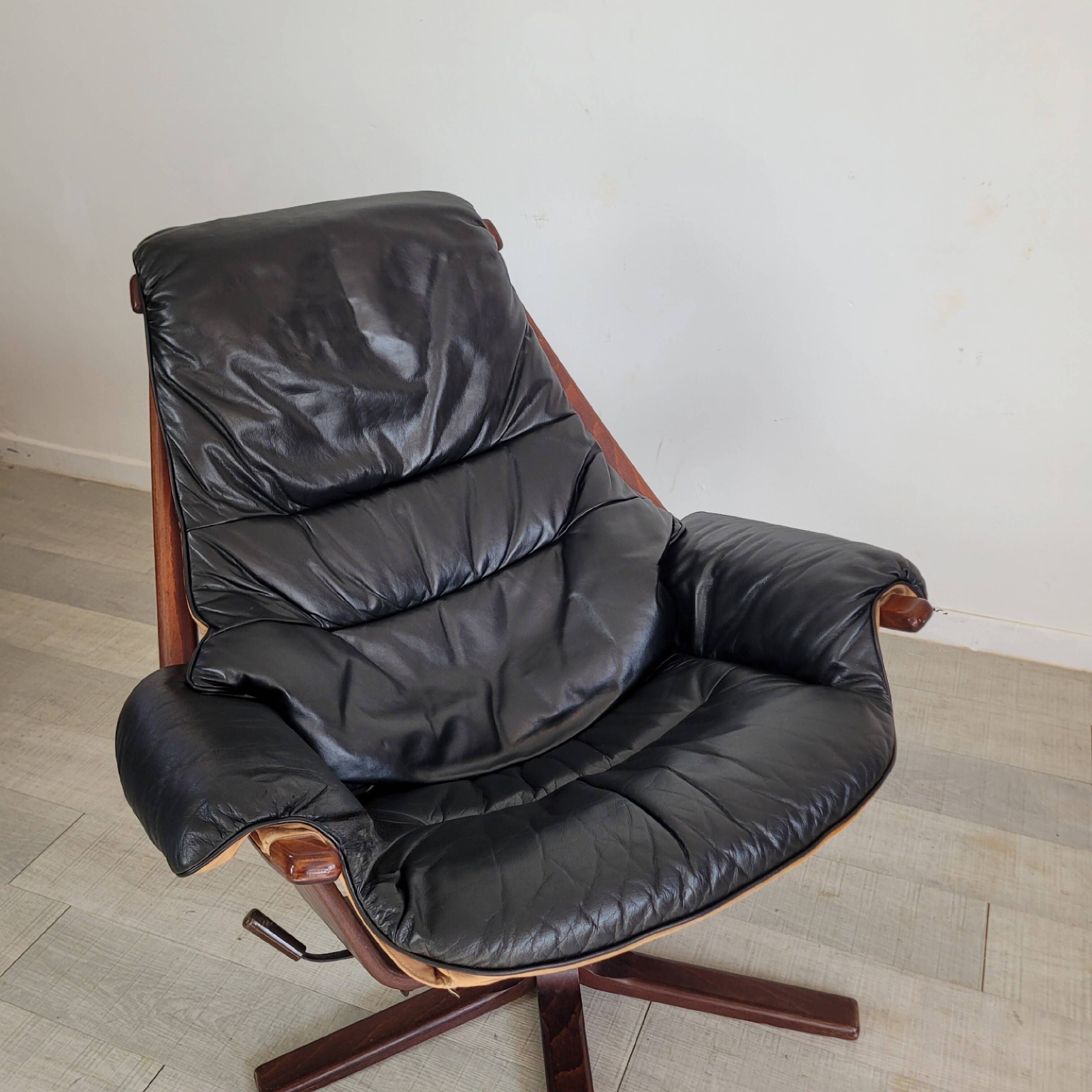 Vintage Göte Mobler 1960s swivel and reclining lounge chair