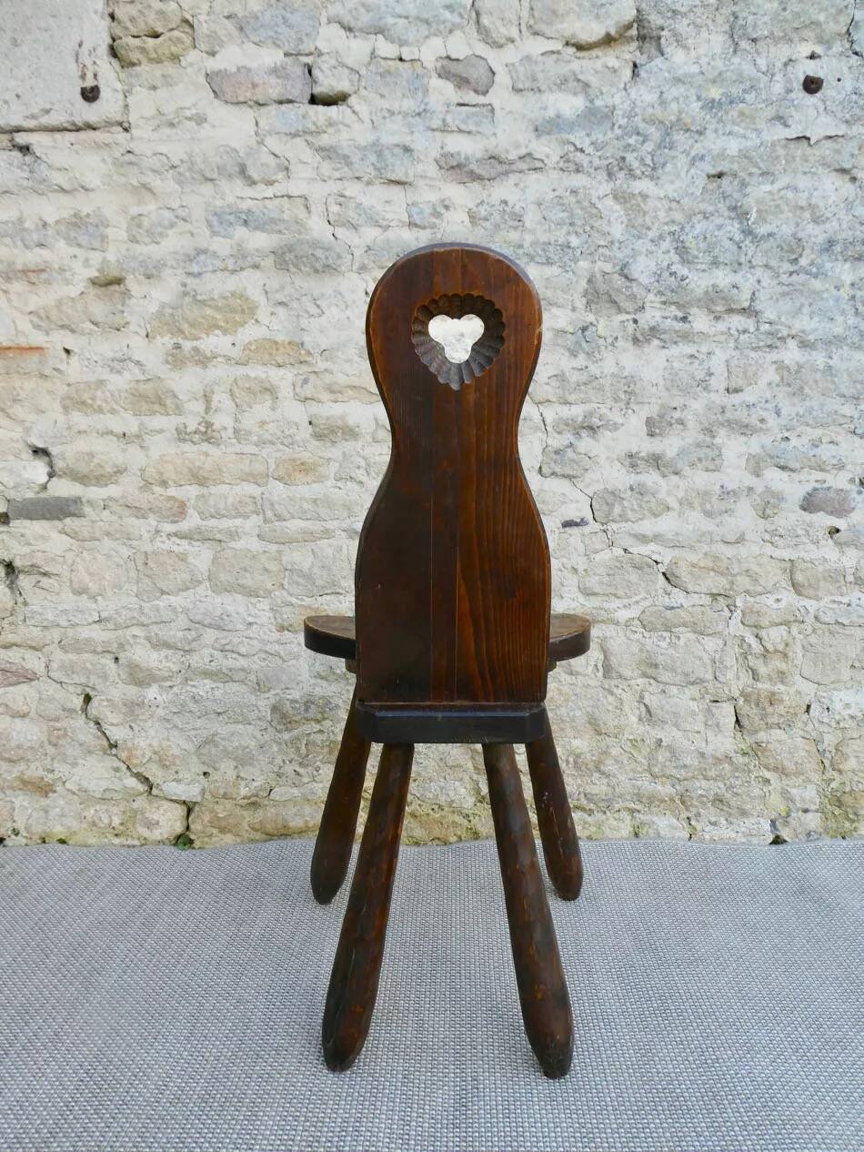 Mountain chair in solid wood, carved with a chisel, around 1960.