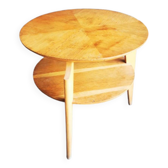 Scandinavian pedestal table