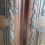 Armoire sculptée