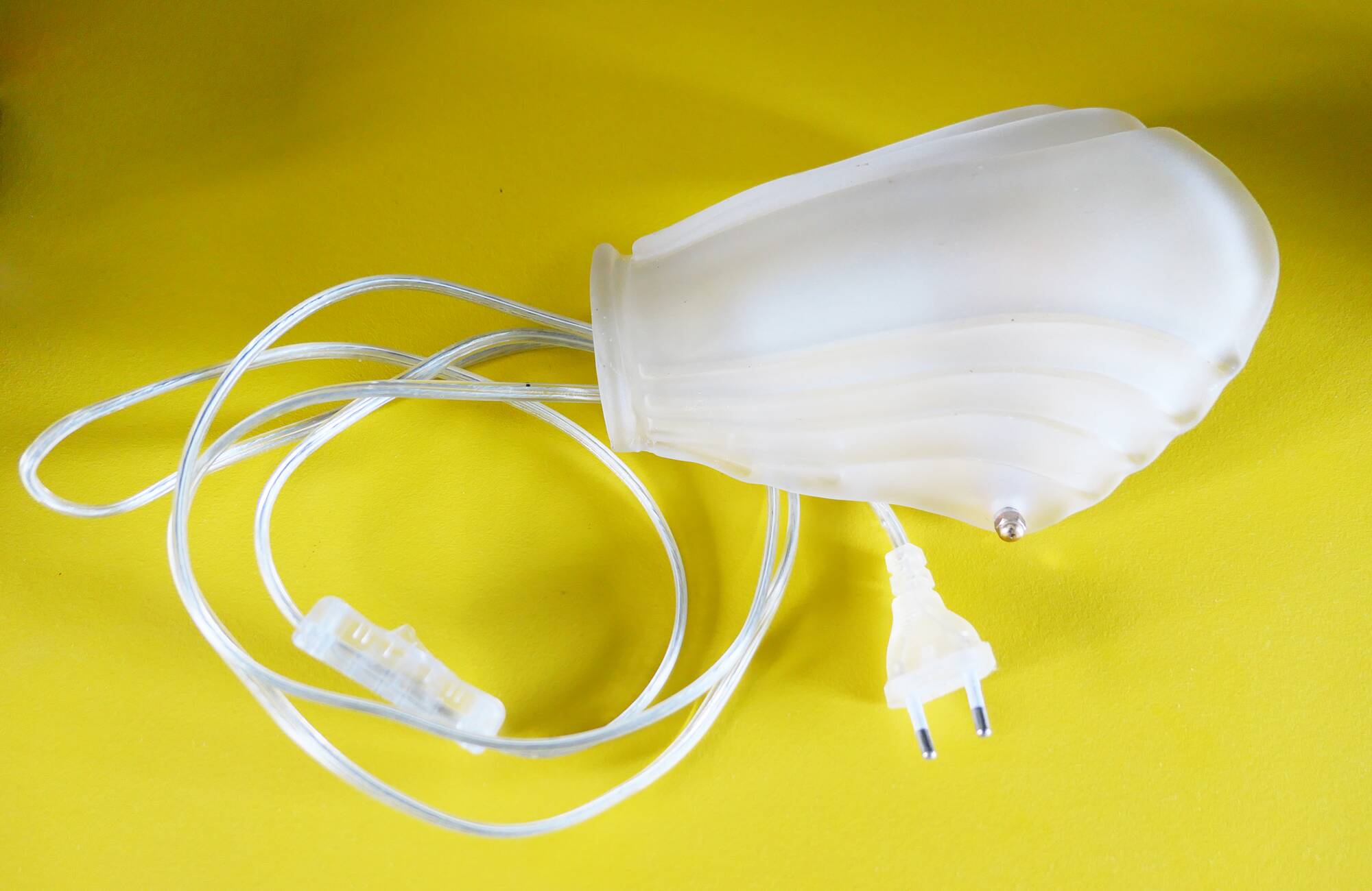 Frosted glass wall light in Art Deco style from the 1980s.