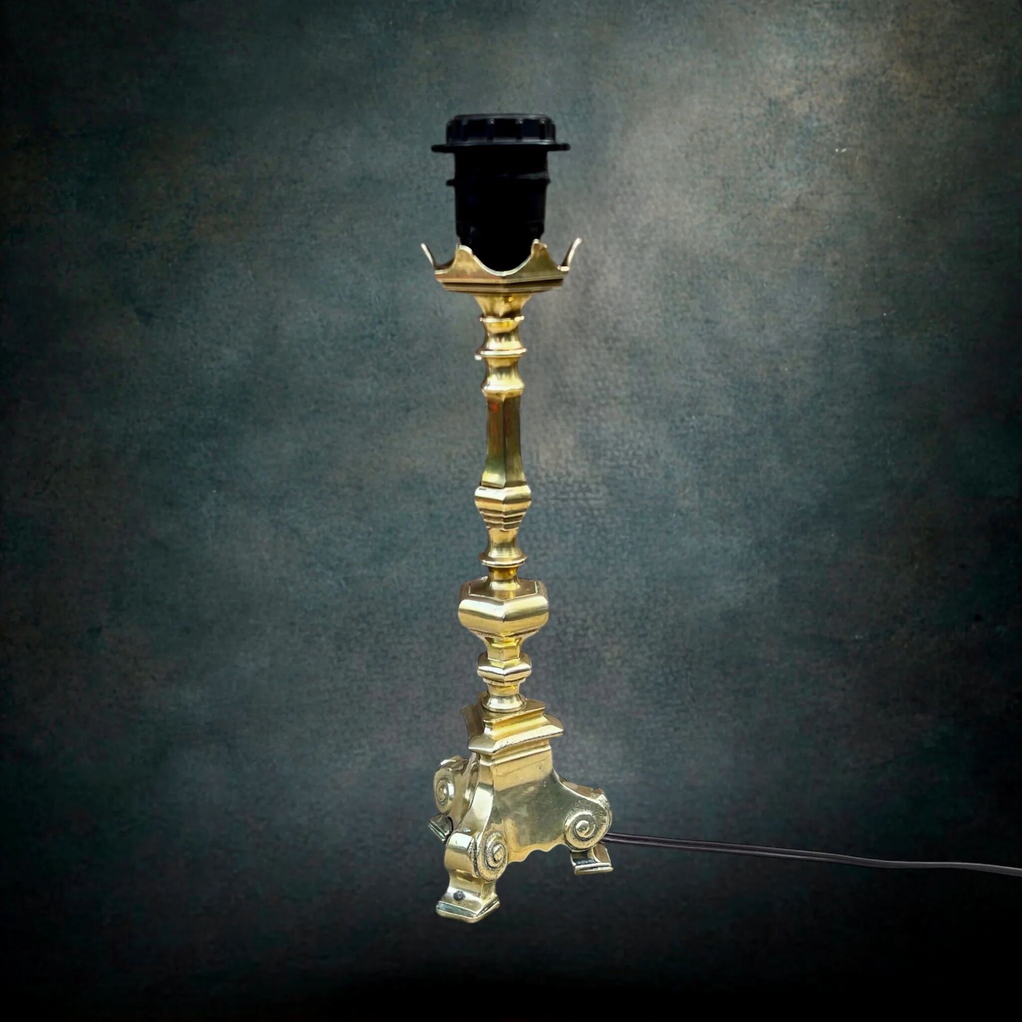 Pied de lampe en laiton massif poli style bougeoir – années 50 60