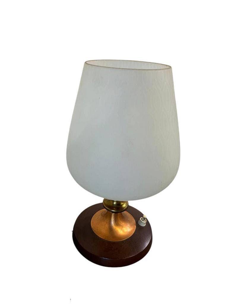 Lampe de table vintage en verre avec base en bois