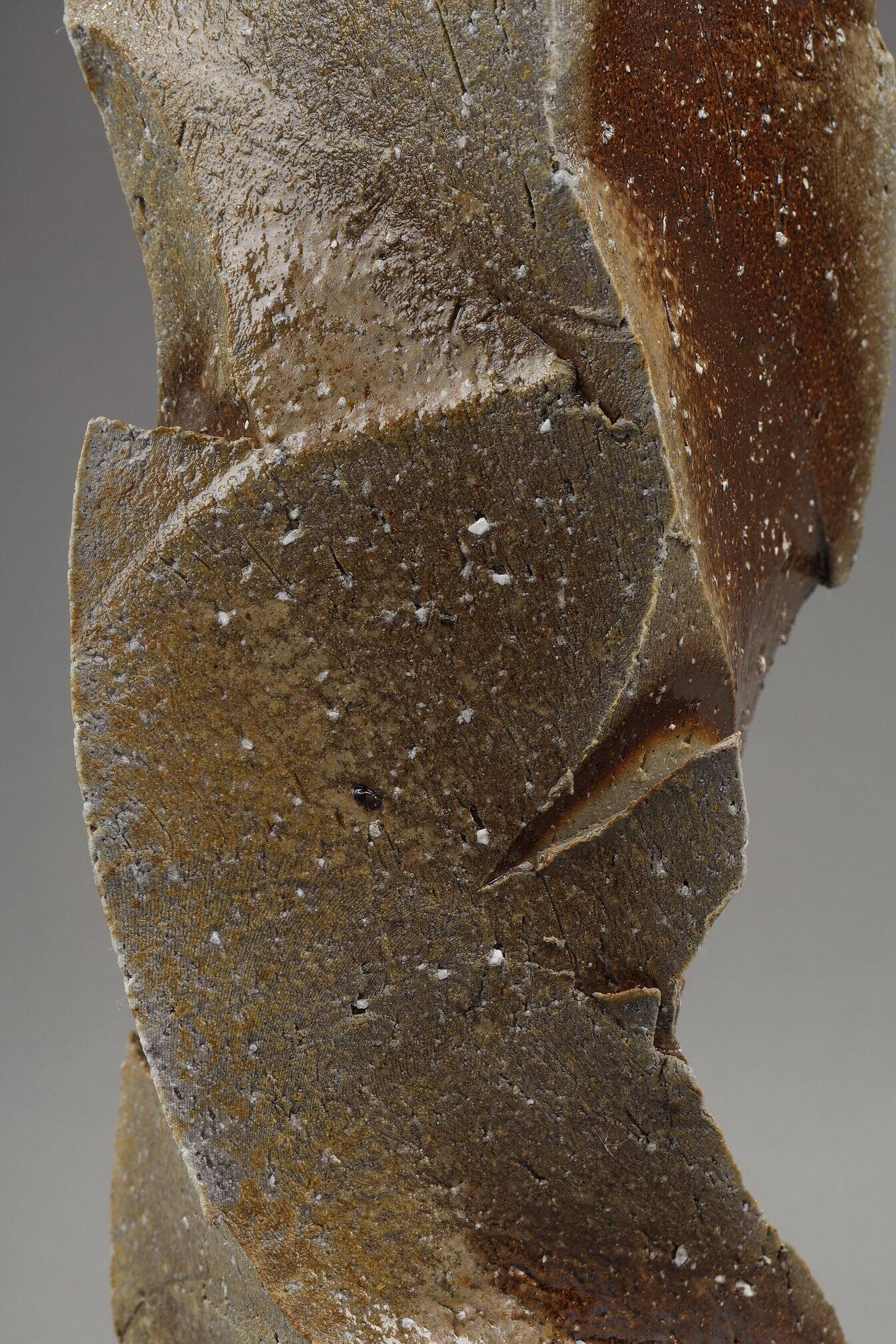 Soliflore Bizen pottery sculpture from Mori Taiga, Japan