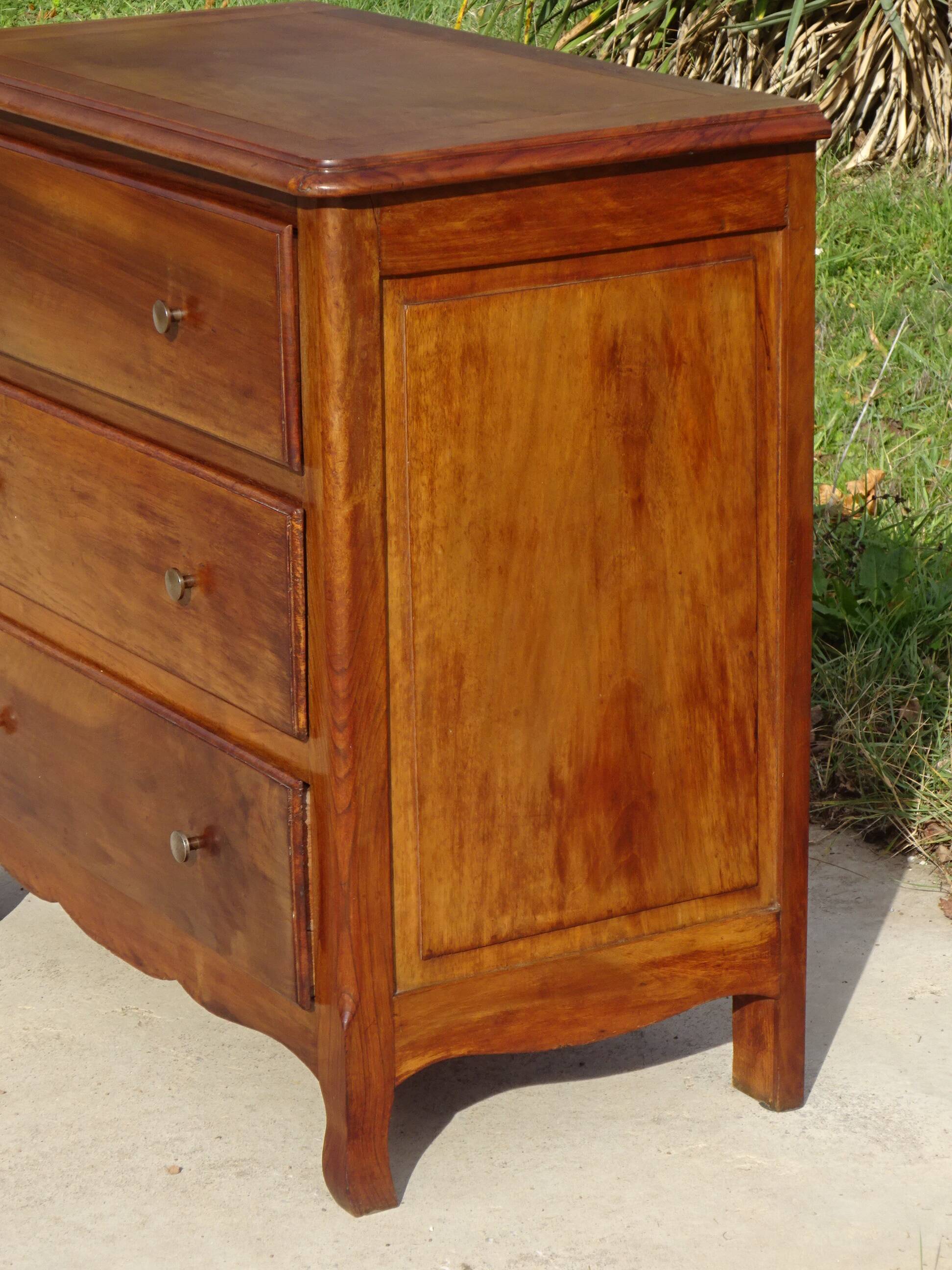 Simple walnut chest of drawers