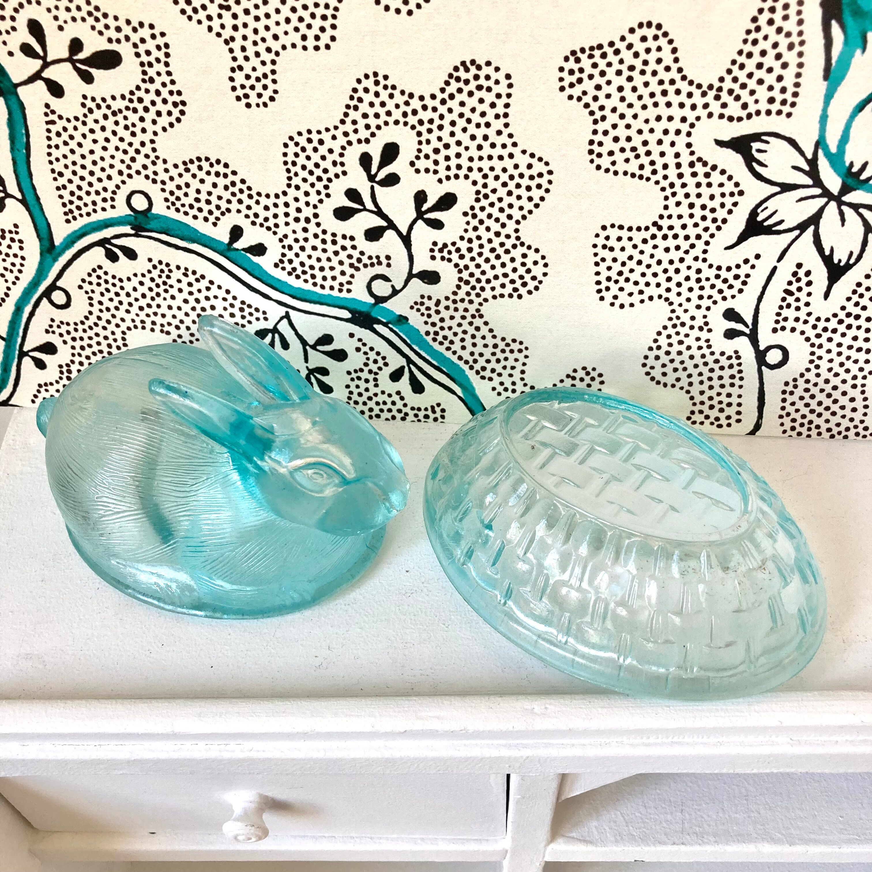 Rabbit-shaped molded glass candy box