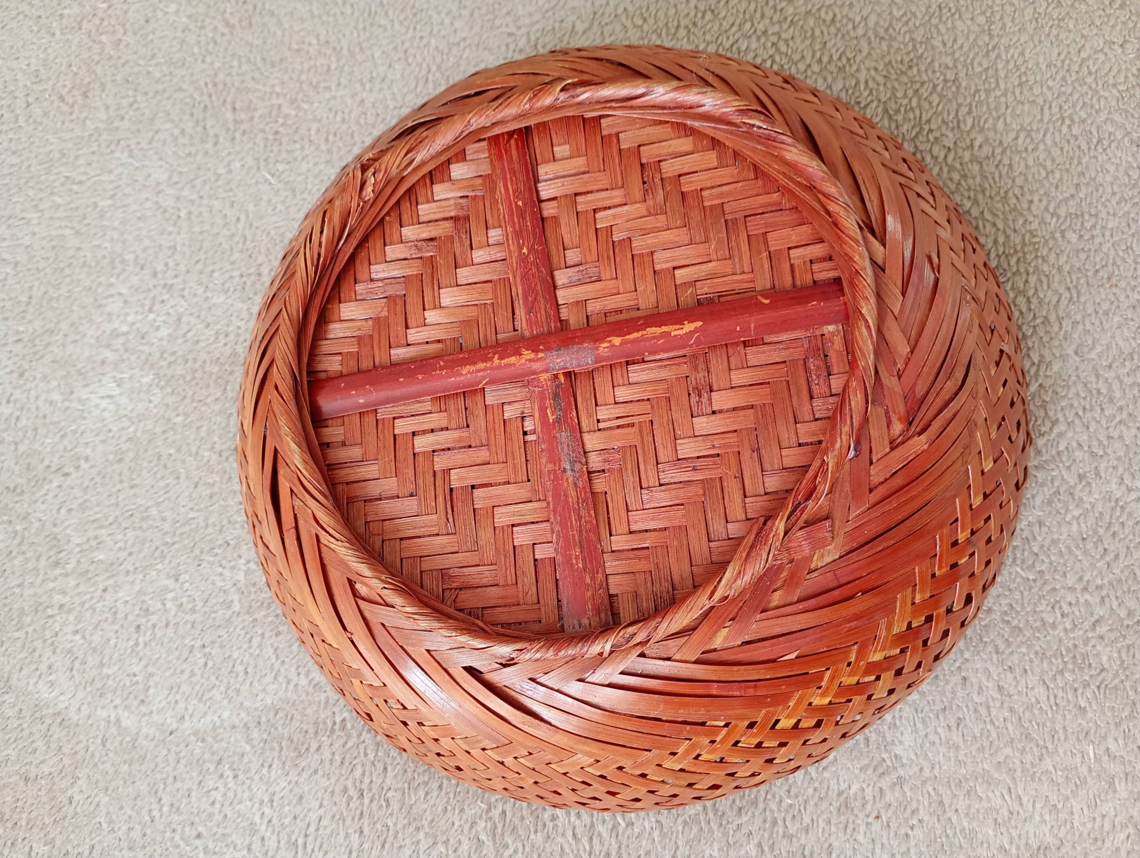 corbeille en bambou tressé