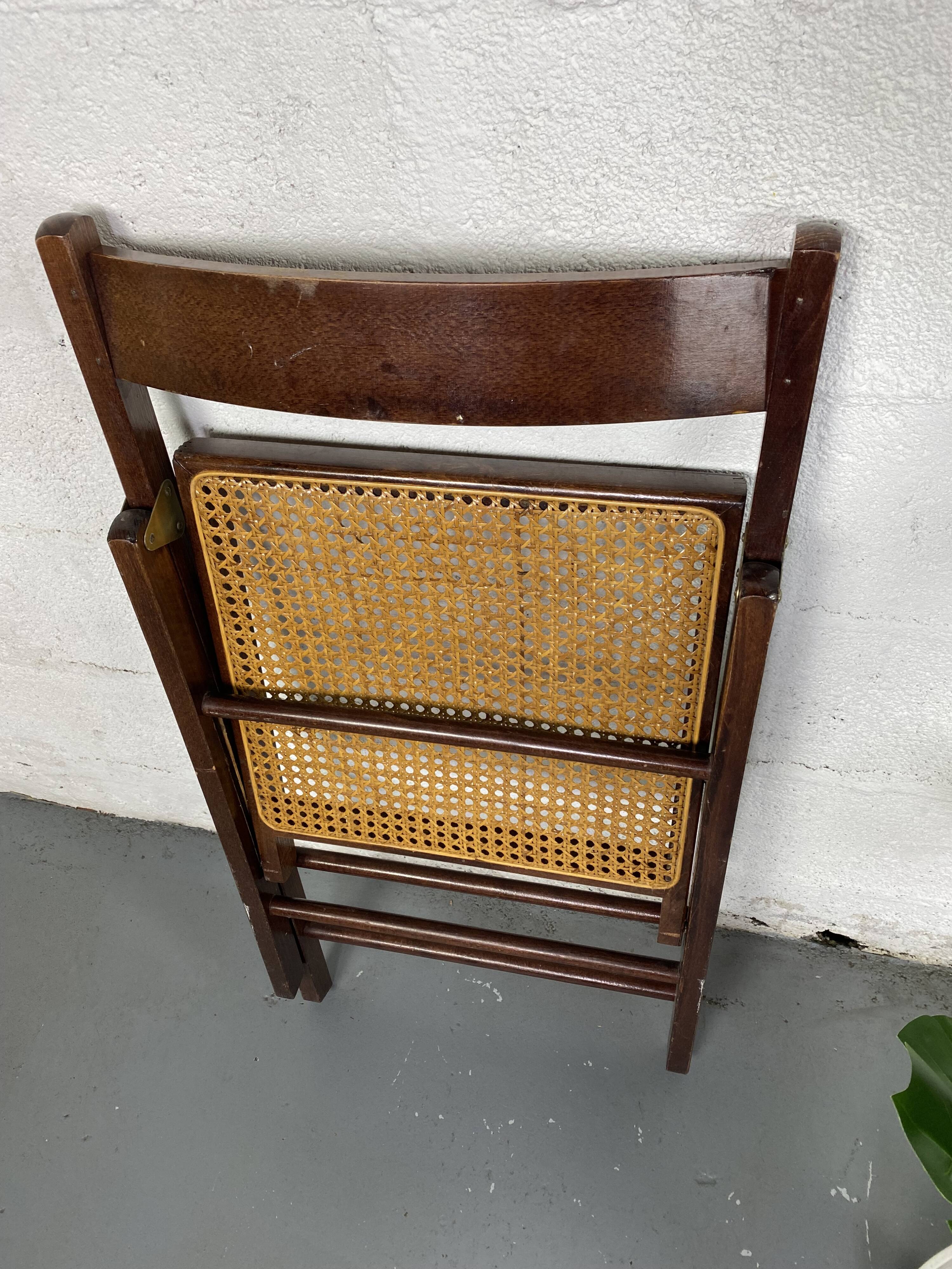 Lot folding chairs in canning