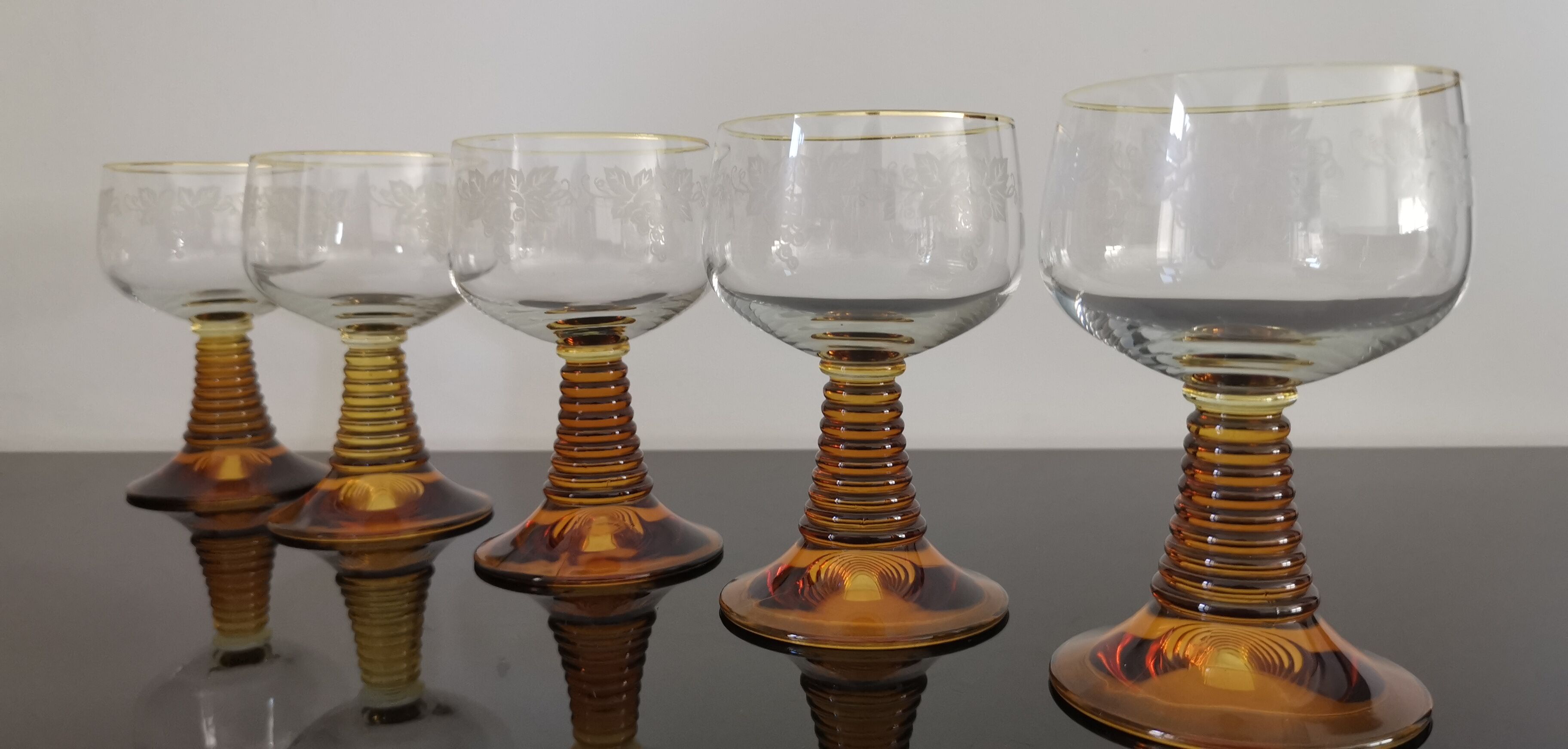 Set of 5 amber Römer wine glasses German vintage from the 1960s