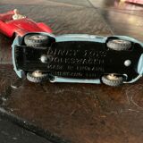 Lot 3 voiturettes dinky toys, peugeot, maserati, volkswagen