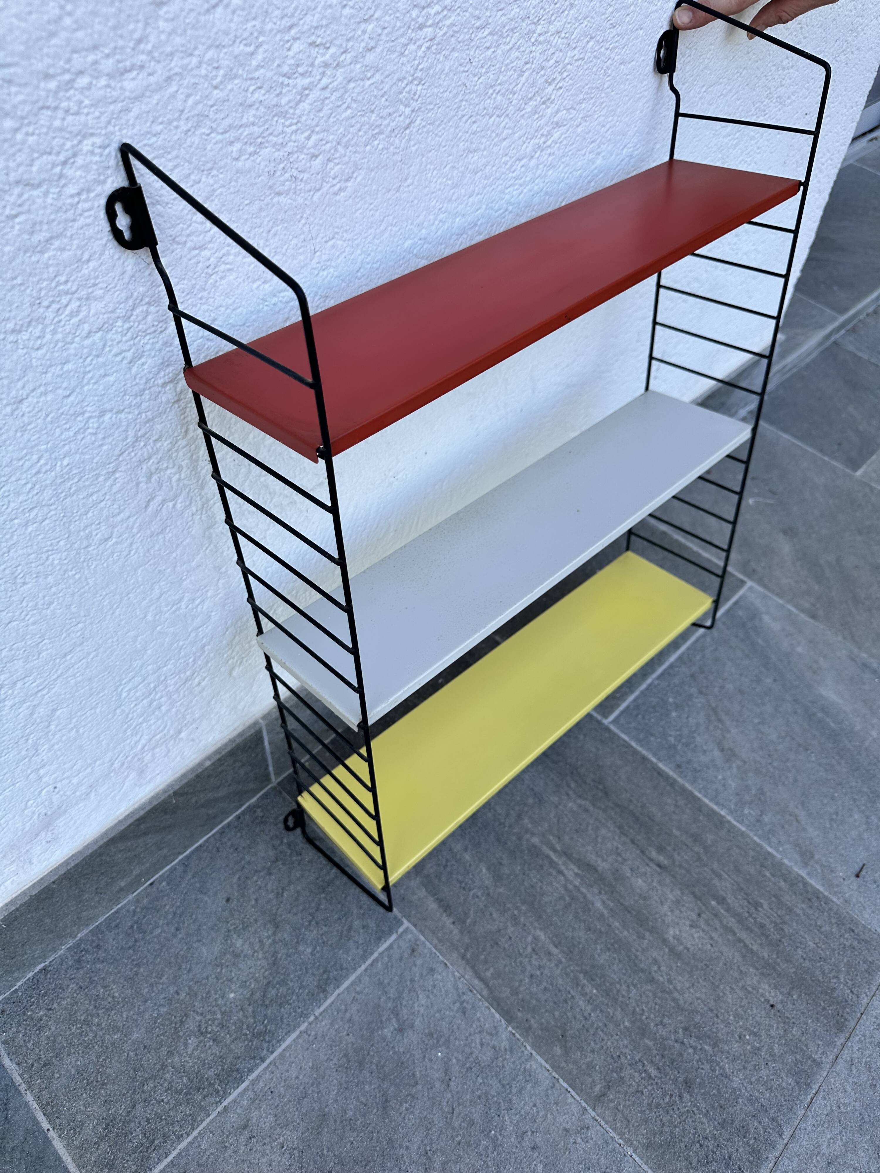 Tomado metal shelf