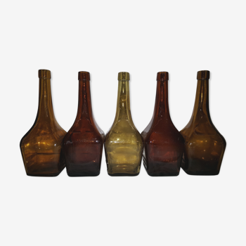 Set de 5 bouteilles anciennes de liqueur Marie Brizard