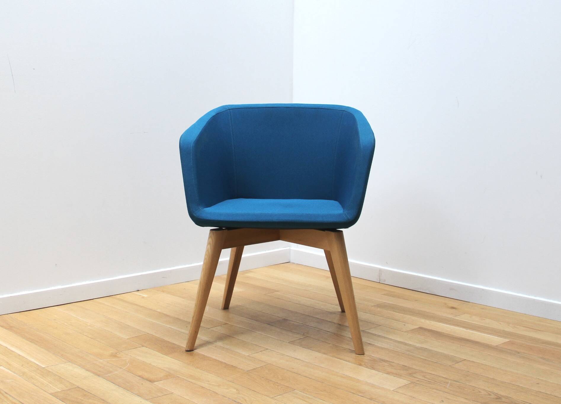 Tula designer armchair, Narbutas