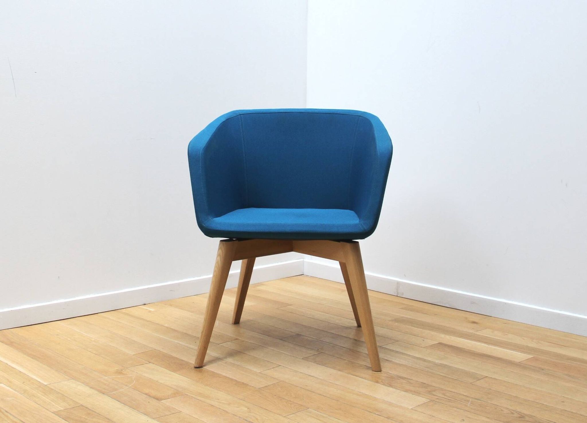Fauteuil design Tula, Narbutas