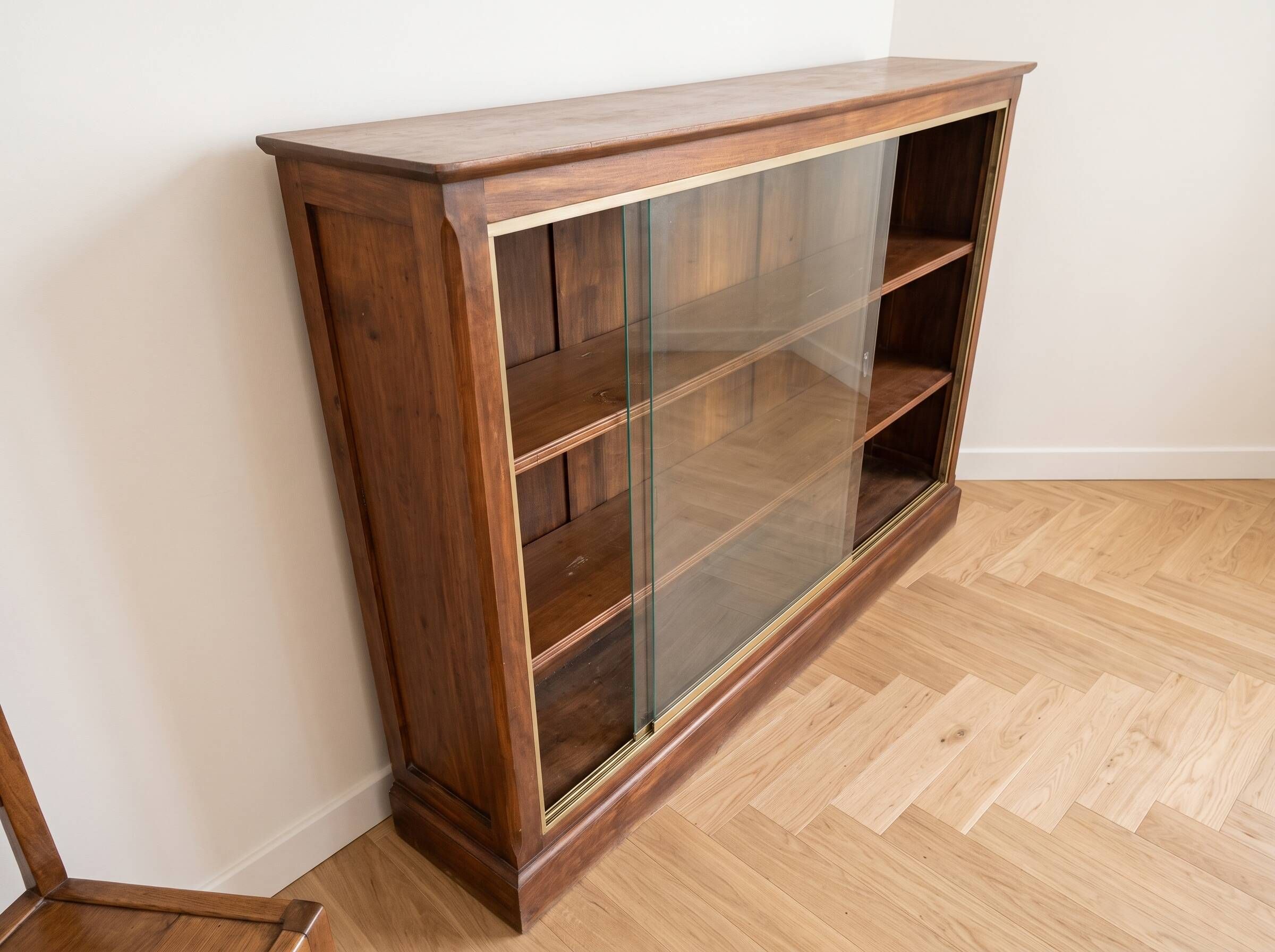 Display cabinet bookshelf in solid wood