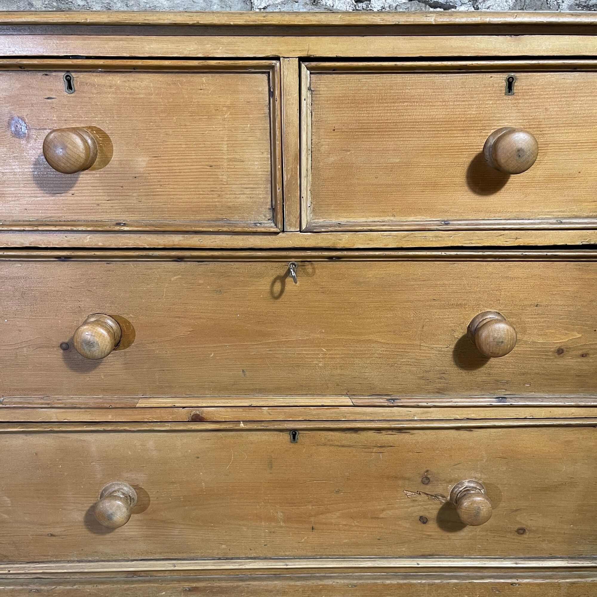 English chest of drawers 4 drawers in pitchpin