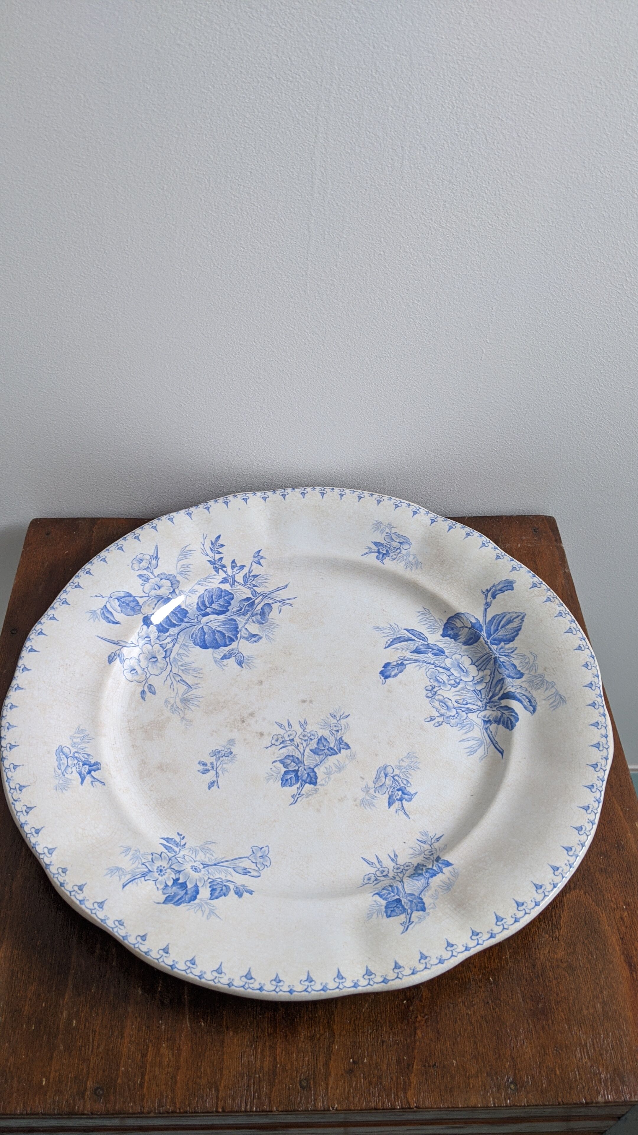 Round service dish Sarreguemines Flora