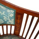 Elegante Poltrona da Camera in Ciliegio Intarsiato