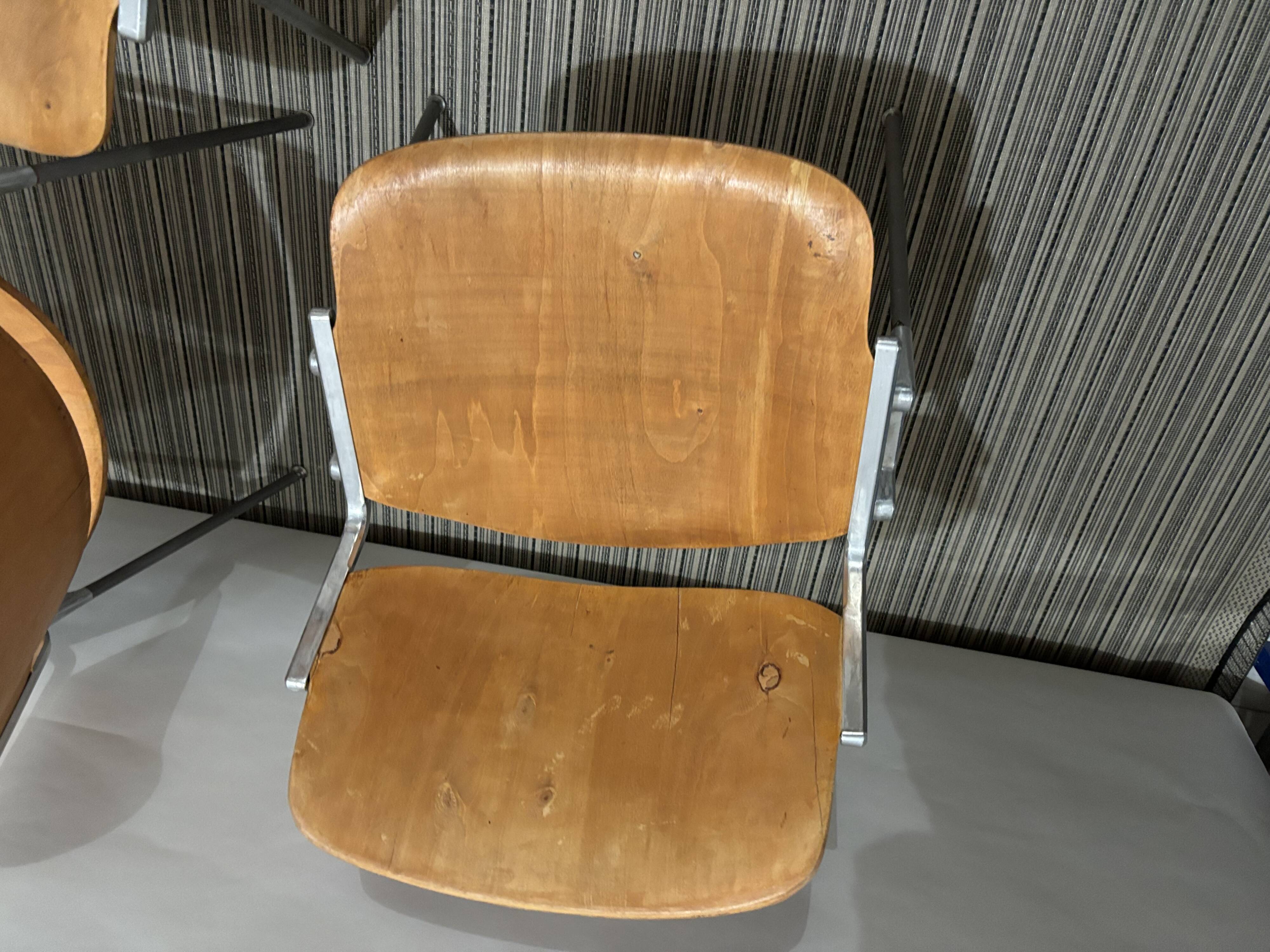 Set of 4 70s Castelli wooden chairs