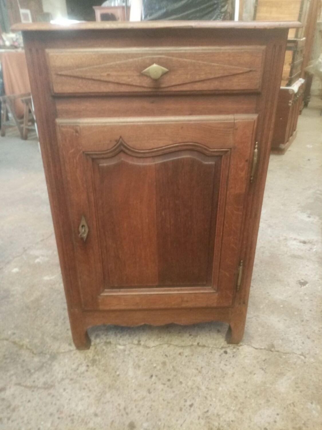 Buffet confiturier en chêne massif d'époque fin XIXè