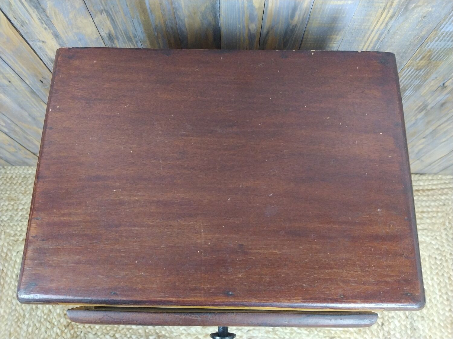 Wooden chest of drawers