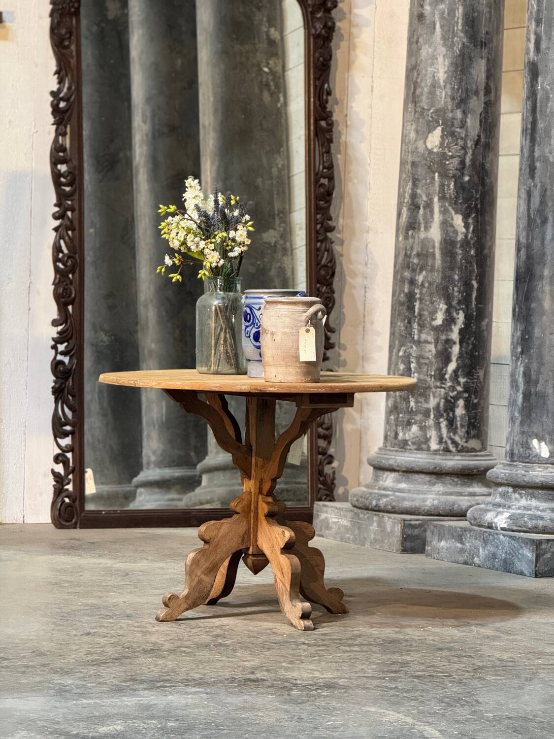 Round table in pitch pine and oak