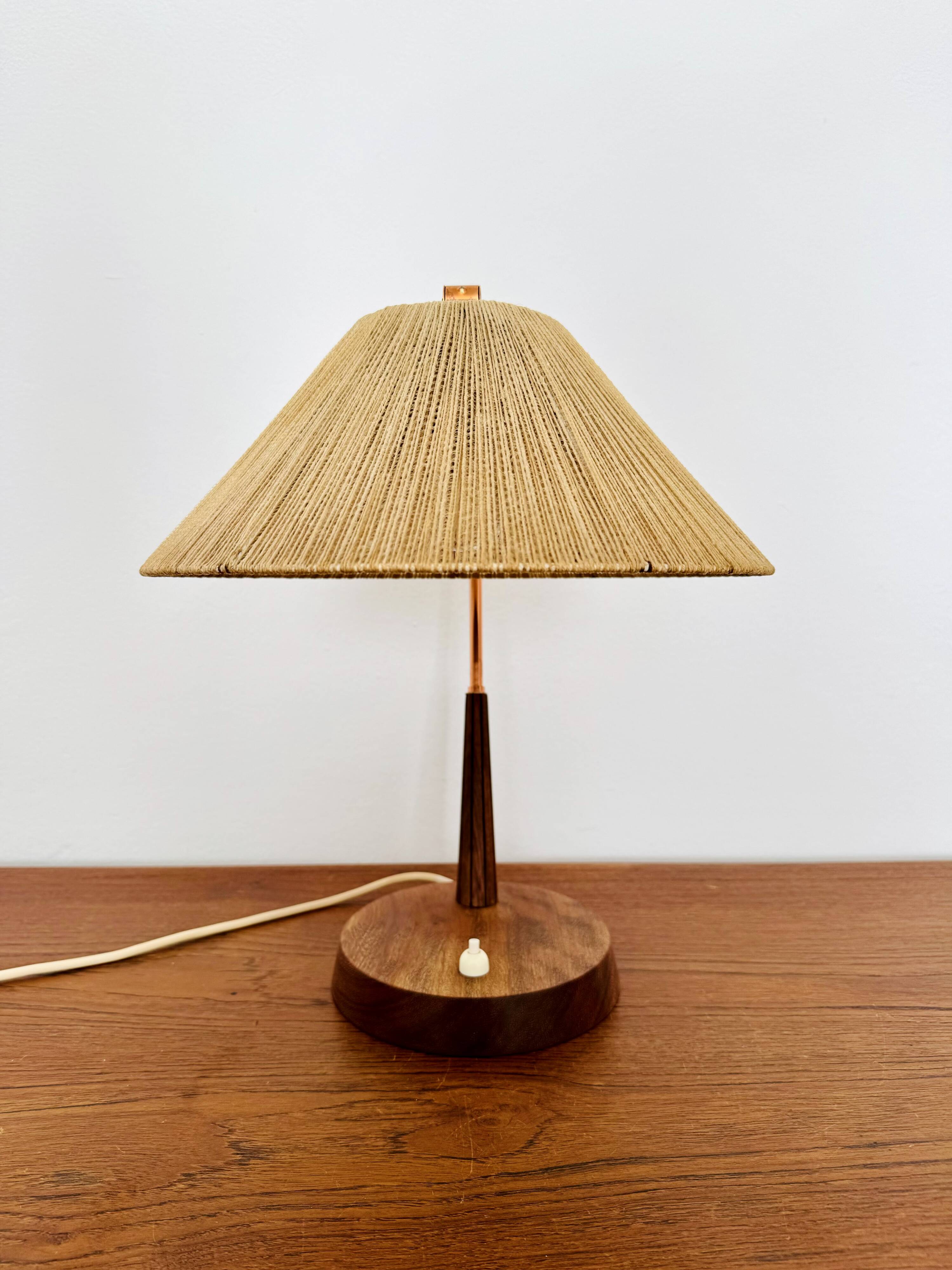 Lampe de table en sisal et teck par Temde