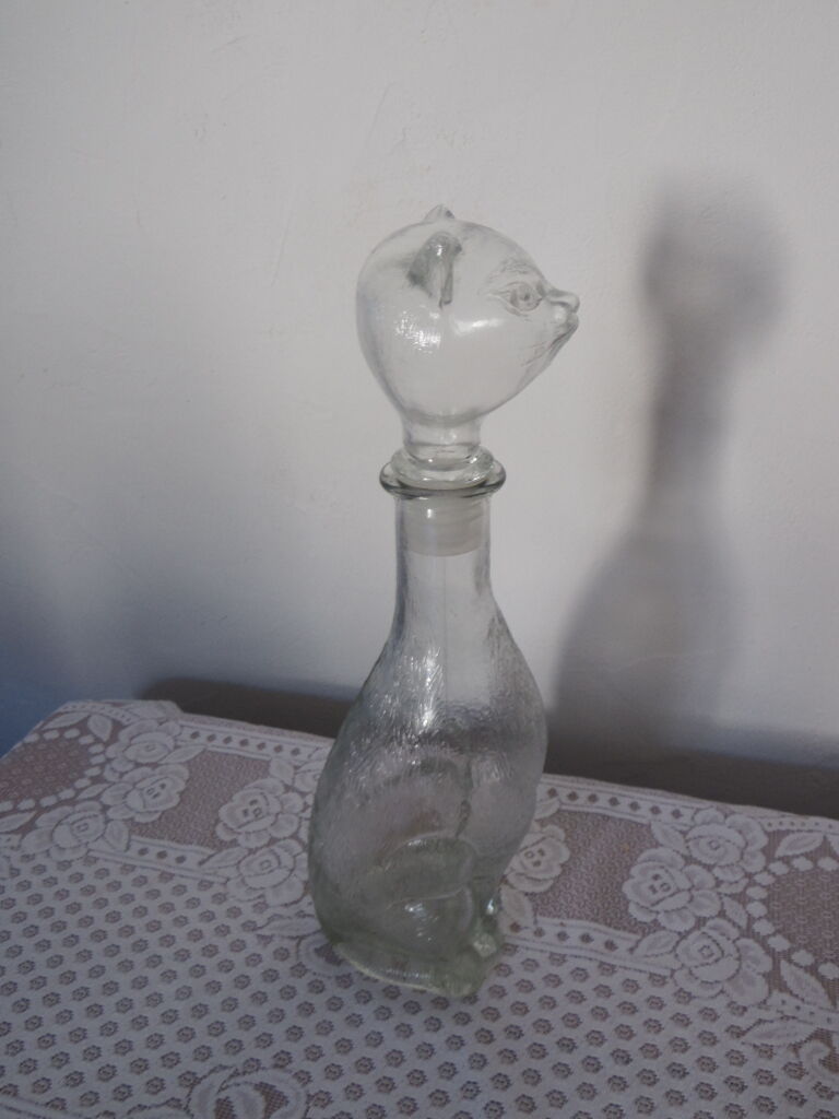 Glass cat shape bottle