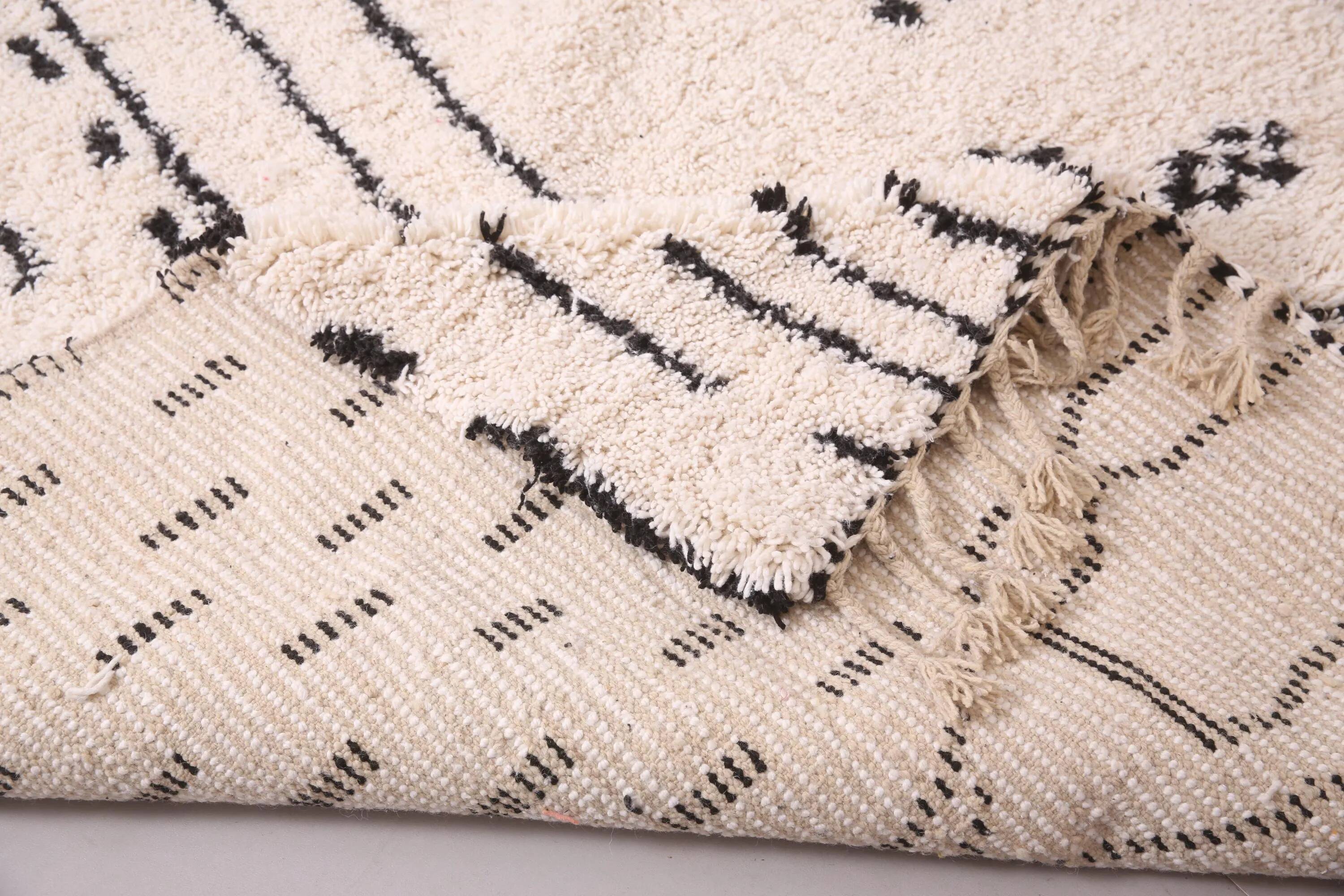 Handmade traditional carpet 250cm x 150cm Moroccan