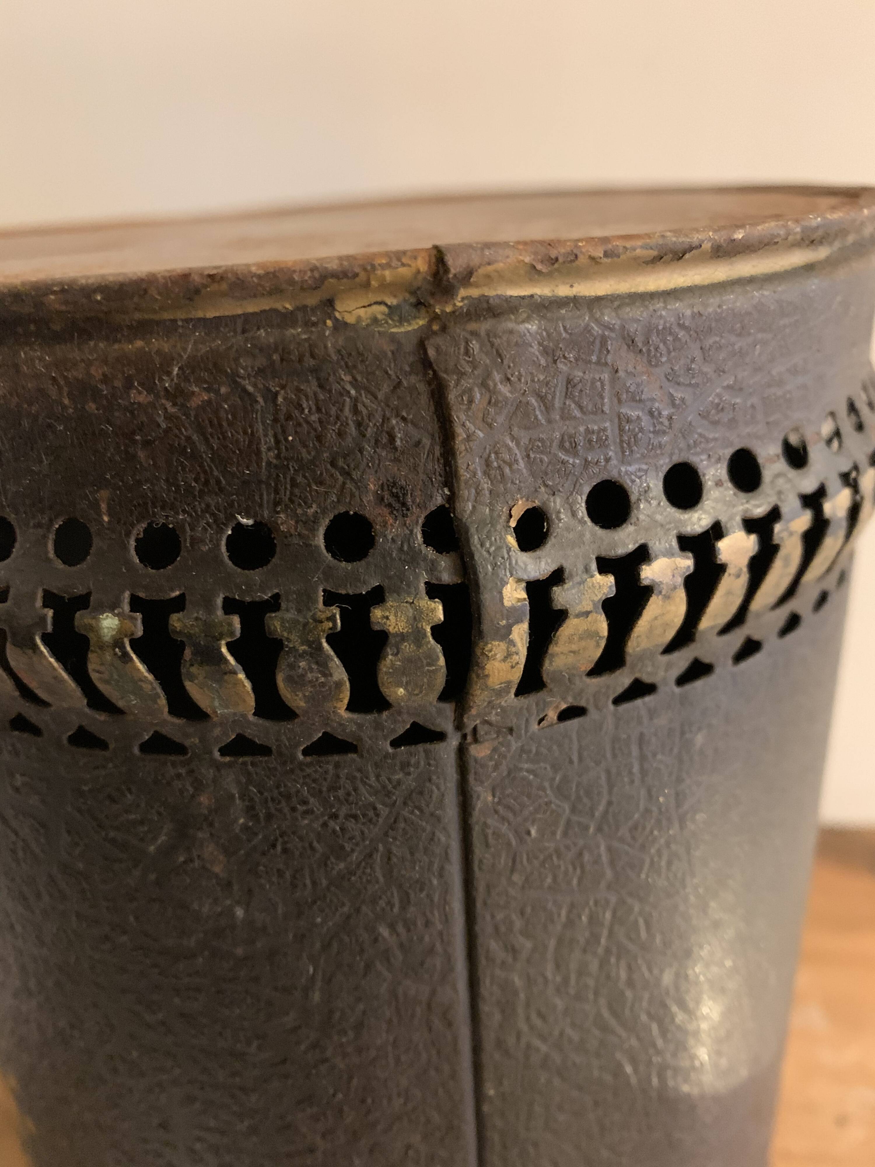 Napoleon III paper basket in leather imitation painted sheet metal