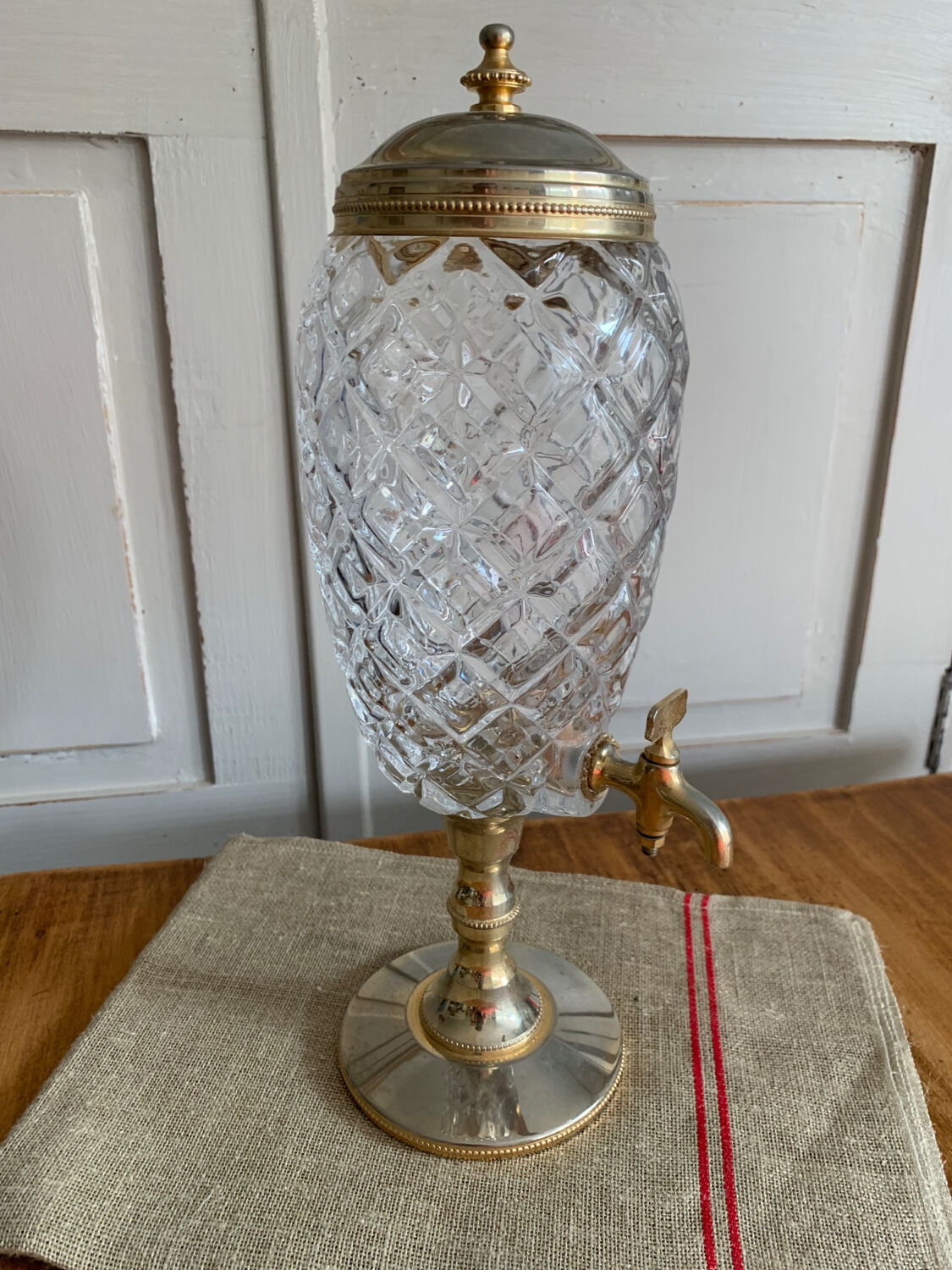 Crystal whisky absinthe fountain